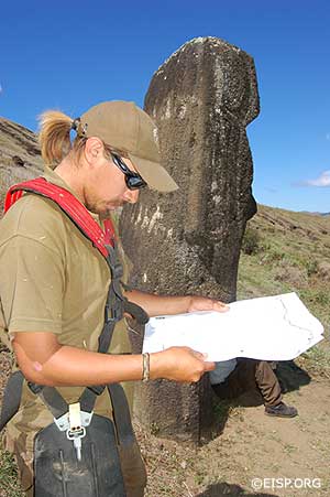 Park service personnel look over the EISP map. Photo by Jaine Sanchez/EISP.