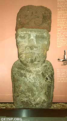 EISP archive photos of Moai SI-WDC-001, located at the Smithsonian Institution in Washington DC, USA. Photos by Jo Anne Van Tilburg, 1986 © JVT/EISP.