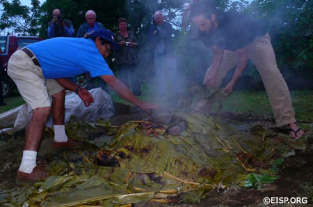 Rapanui umu, earth oven. Photo by Jaine Sanchez/EISP.
