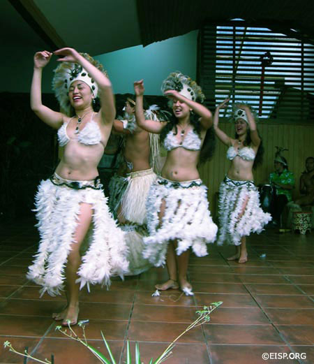 Rapanui dancers. Photo by Jaine Sanchez/EISP.