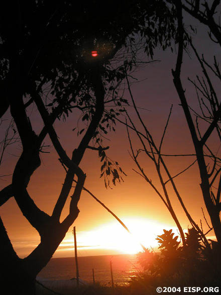 Sunset on Rapa Nui. © EISP 2004.