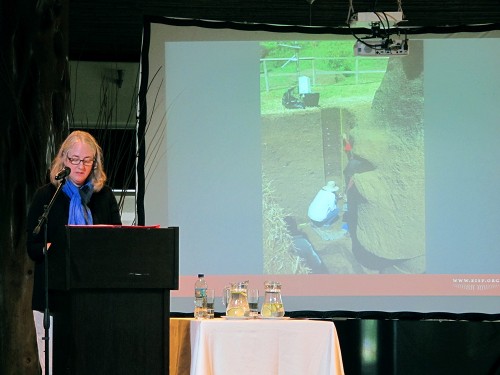 Sarah Sherwood presenting at the Early Pacific Migration and Navigation Conference, Rapa Nui, November 2018.